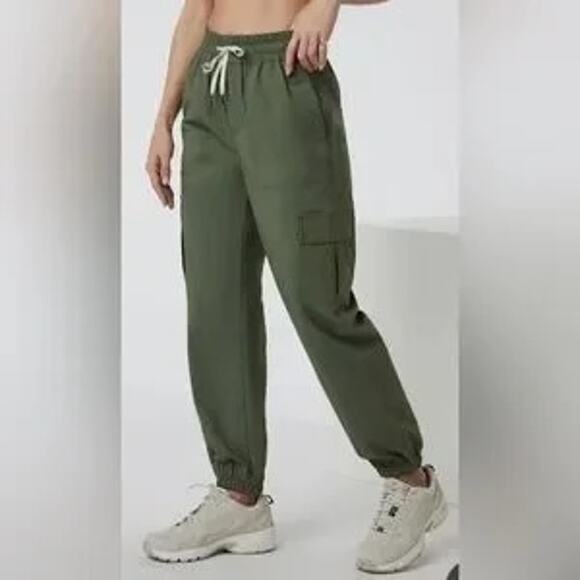 Vuori Elastic Waist Birch Cargo Jogger Pants Olive Green Small - Picture 1 of 10